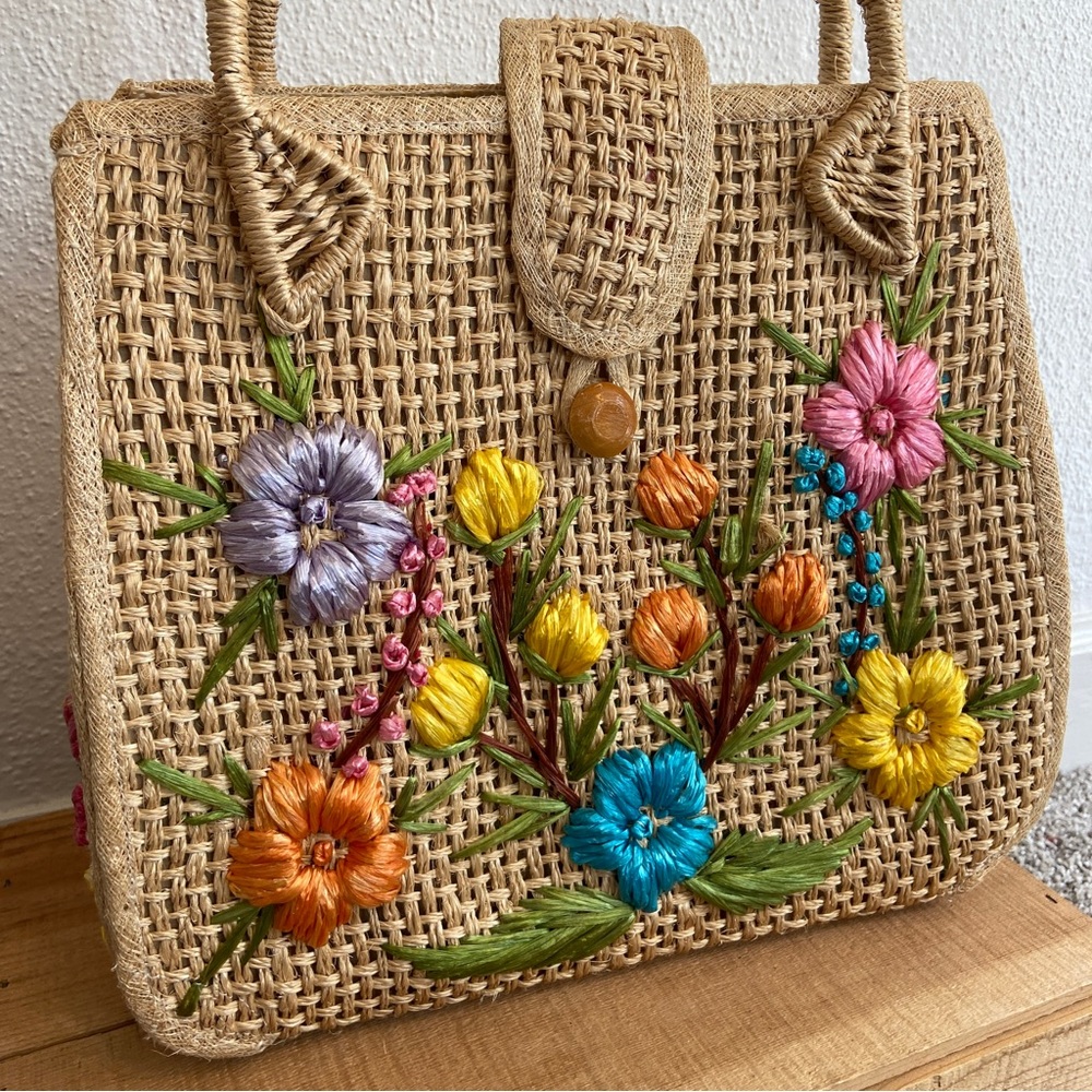 Vintage Floral Embroidered Tote Bag - Picture 5 of 9